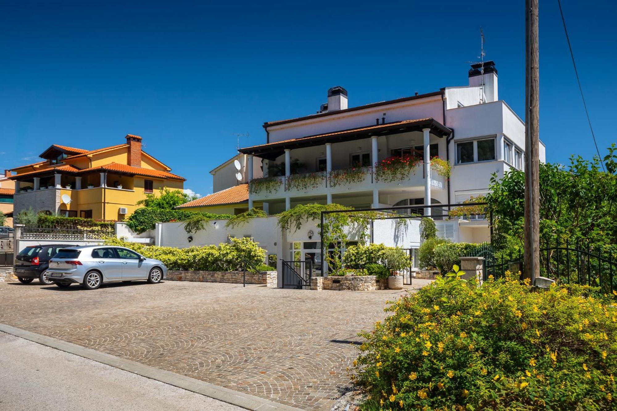 Maras Premium Apartments Poreč Buitenkant foto