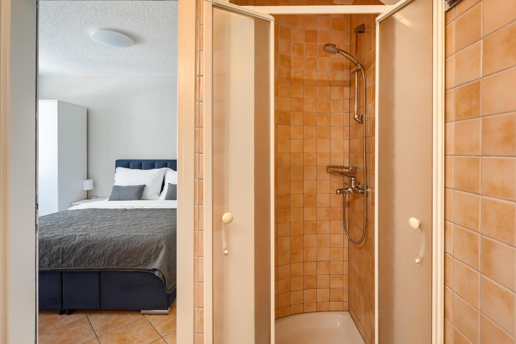 Maras Premium Apartments Poreč Buitenkant foto