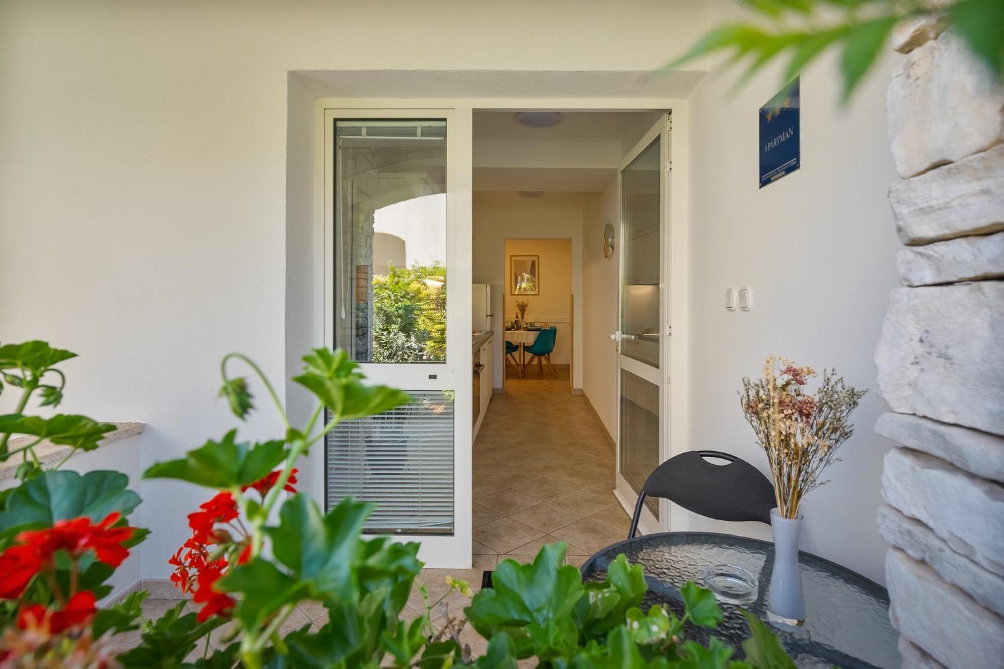 Maras Premium Apartments Poreč Buitenkant foto