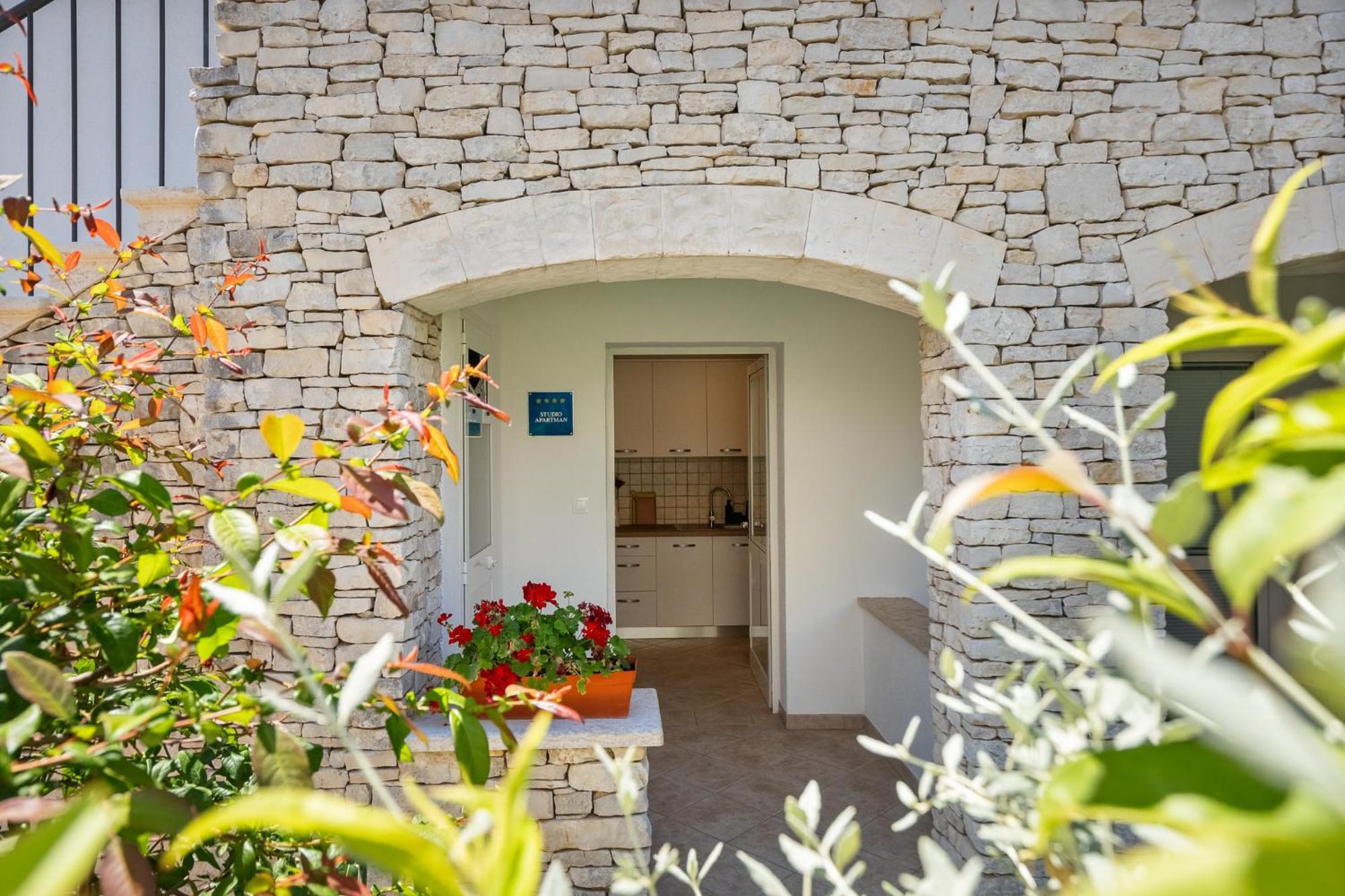 Maras Premium Apartments Poreč Buitenkant foto